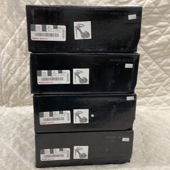 New Miss Sixty style Q02626 size 38 (6) and 39 (6.5) camo type pattern heels - Picture 4 of 4